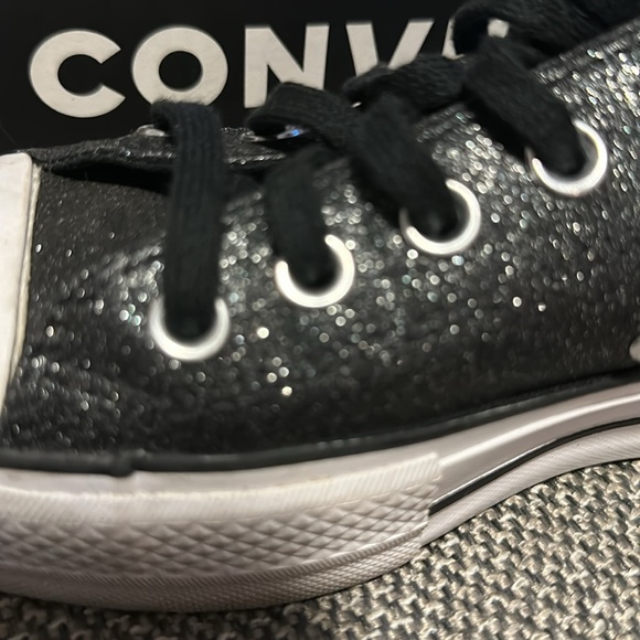 Converse - Picture 2 of 5